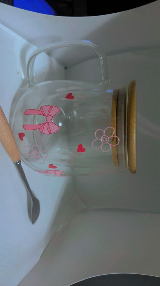 YOLELUX Tasse Love 350ml - Nœuds et Cœurs avec Couvercle et Cuillère